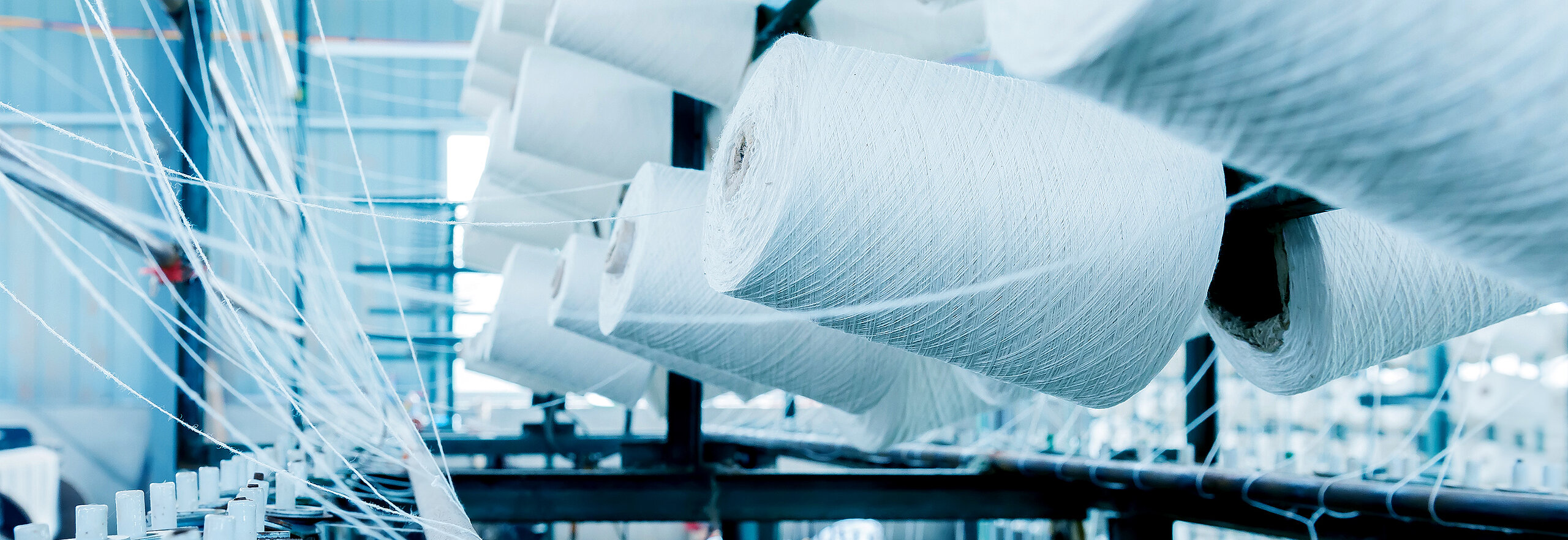 aufgerollte Spulen für die Textilproduktion