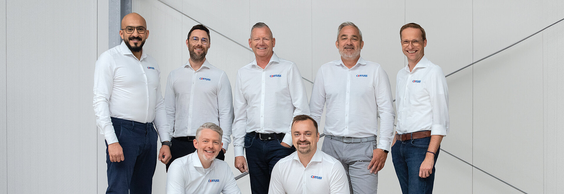 CERTUSS Mitarbeiter im Beratungsgespräch