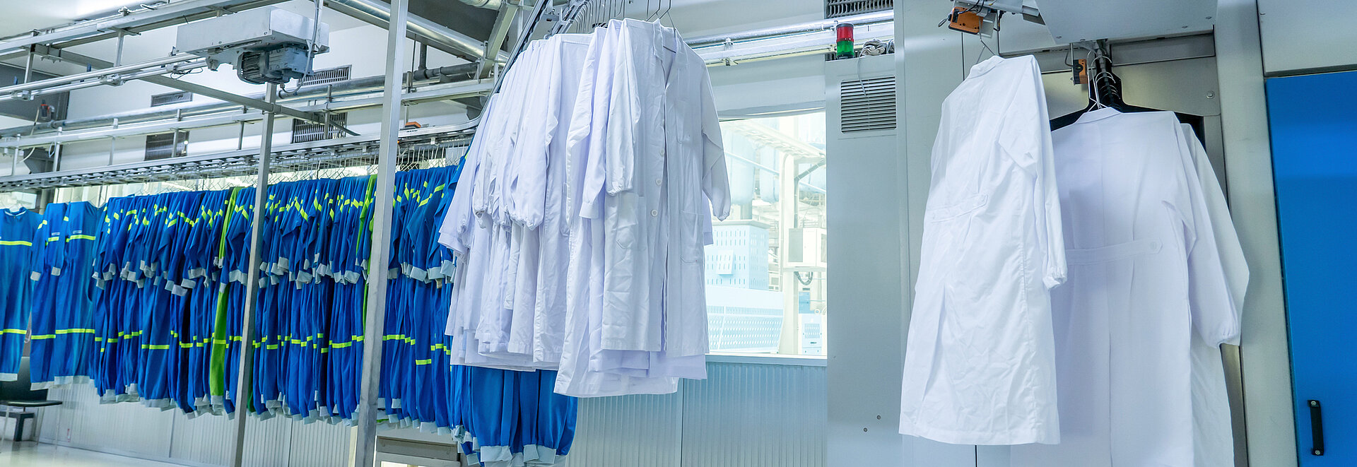 Dry cleaning process inside a laundry