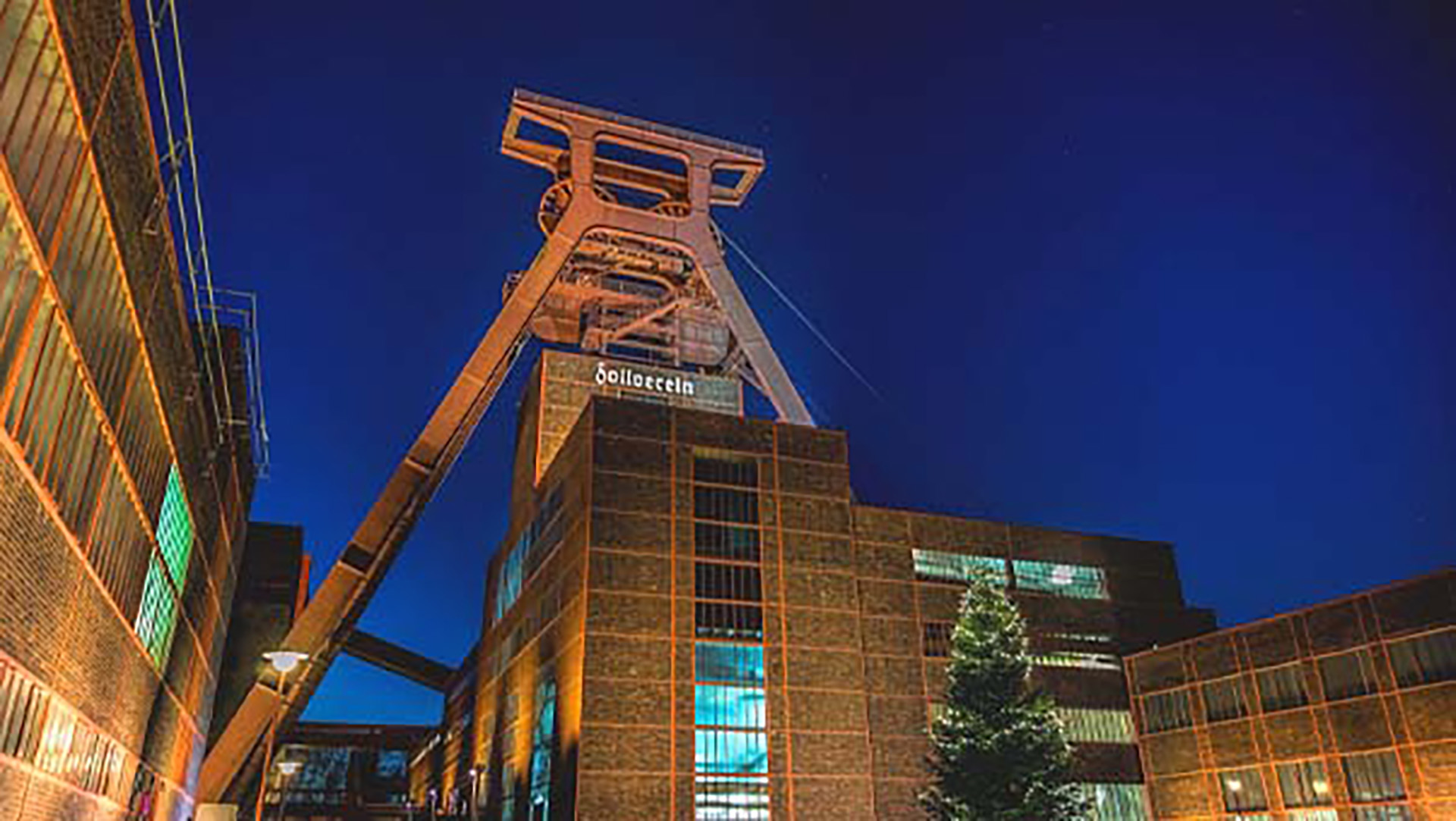 Bild der Zeche Zollverein bei Nacht